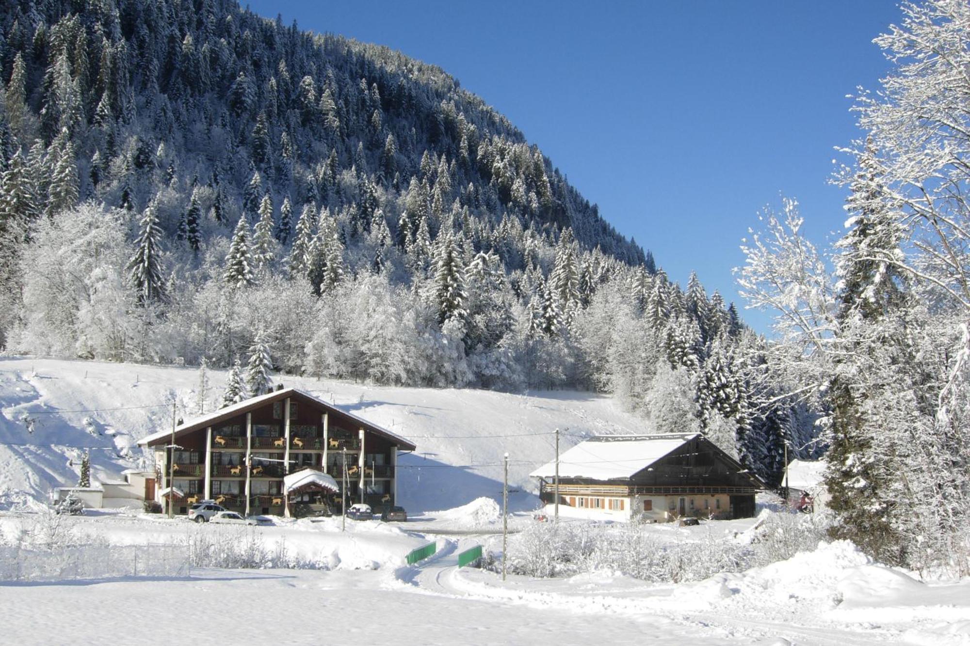 Au Bois De Lune Chatel Exterior photo