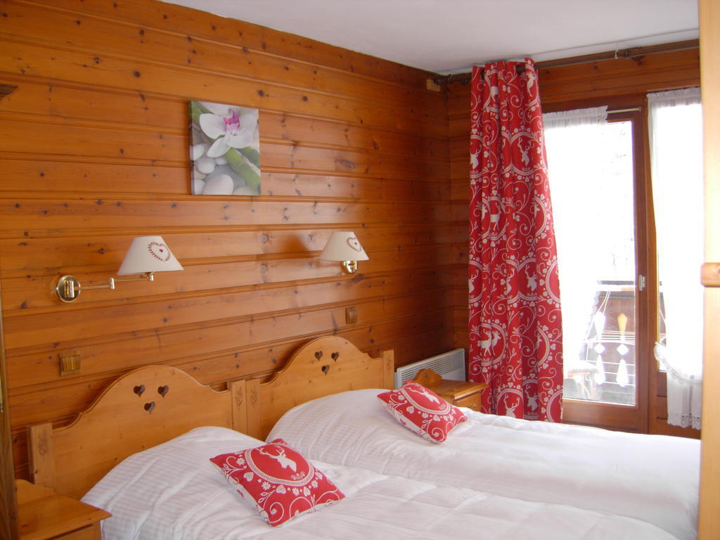Au Bois De Lune Chatel Room photo